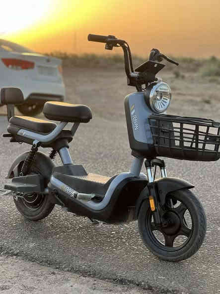 سلام عليكم دراجه شحن سرعه ٤٠ 
٤بطاريات
نضافه فول 
سعر ٣٥٠ وبه مجال قفل 300.        ***********
