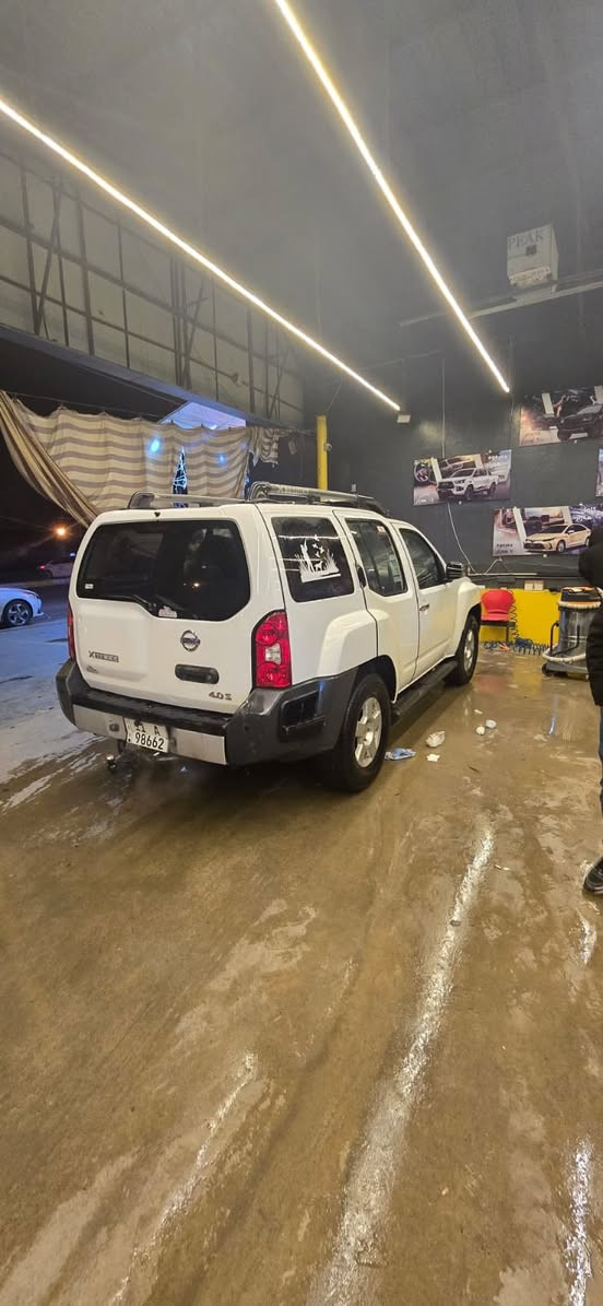 السلام عليكم  نيسان اكستيرا ٢٠٠٧ فور ويل سيارا جاهزه من كل النواحي عليهه عوازل ارضيات  واربع حجرات بيئه  وصالنصه وكير واكسل راديتر منضومة المي ولبانزين تبريد تدفه صدر مشط ستيرن جديد صدر امامي كله جديد المحرك مكفول خليجيه جاملغ خلفي وطخه من كدام  دسكات جدد ادامه كامله واي نقص ينزل من السعر وترايك لسعوديه ولسعر شده وعشر ورقات 11 الف للاستفسار  ***********
