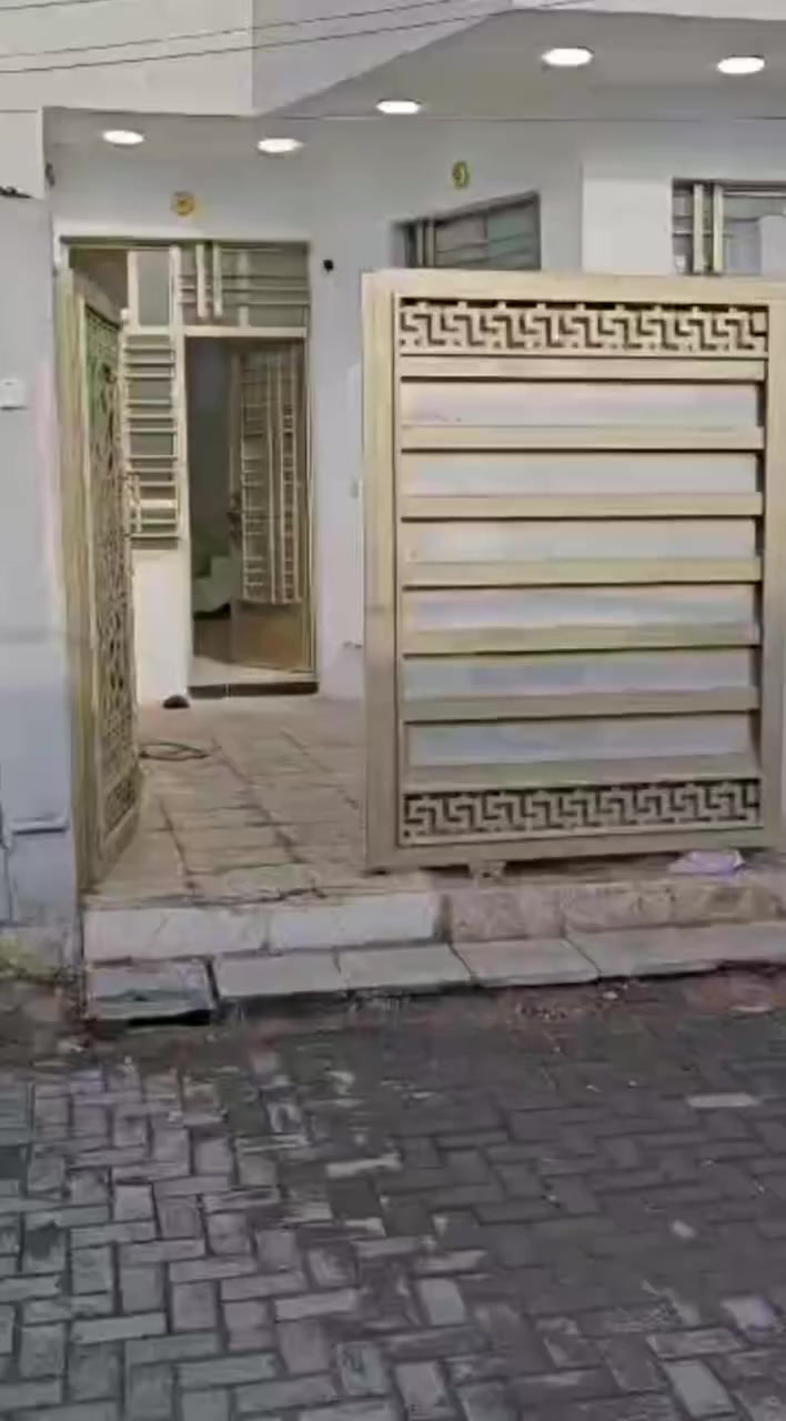 سلام عليكم 
للبيع او مراوس 99متر مسلح طابقين ونص يحتوي ٤ غرف وصاله ومطبخ وخدمات مدخلين  واجهه ٥متر ونص 
الموقع الحريه محله 430مقابل عدي للموبايلات 
السعر 230
***********
