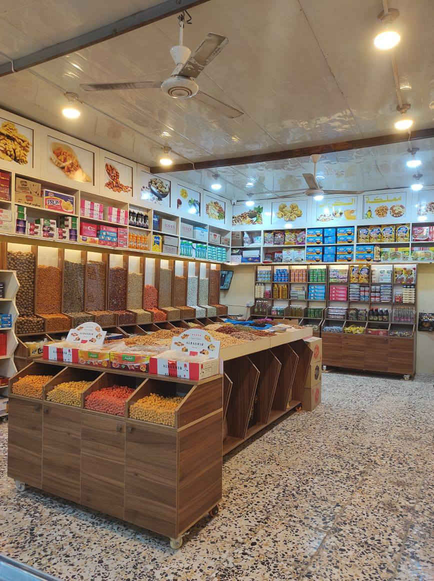 السلام عليكم متاح ديكور مال محل كرزات كامل 

أبيع قطع اذا محتاج قطعه معينة وأبيع شلع متوفر كاشير مرتب وحجمه كبير ومتوفر أيضاً عارضه جبس 

العنوان كربلاء 
رقم الهاتف : ***********
