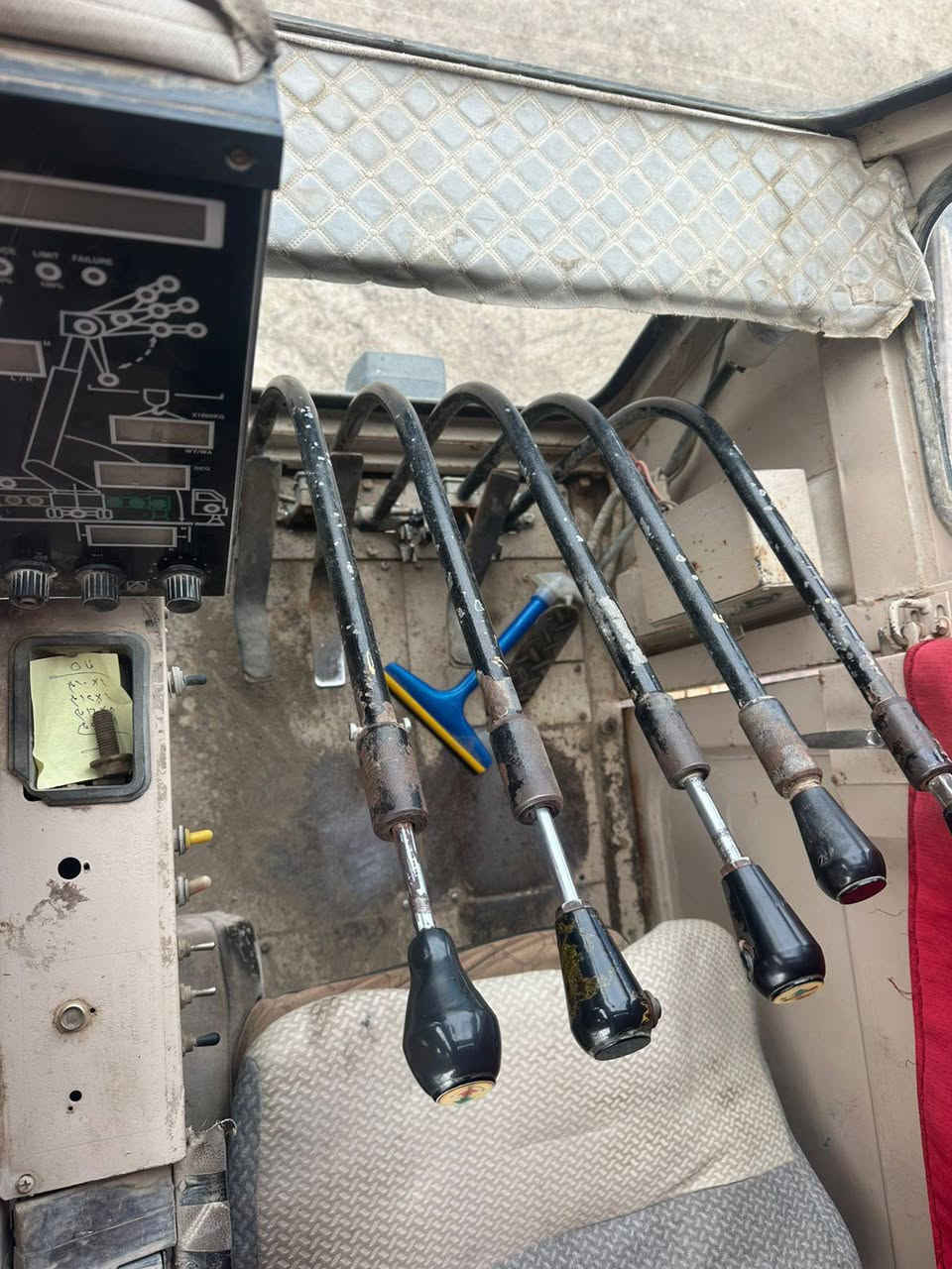 السلام عليكم 
كرين 50 طن للبيع 
جاهز من كل نقص كفاله عامه مكينه لاصرف لاتبخير 
تحويل مباشر 
السعر 7 وبي مجال بسيط
العنوان بغداد الغزالية 
لل استفسار 
***********
***********
