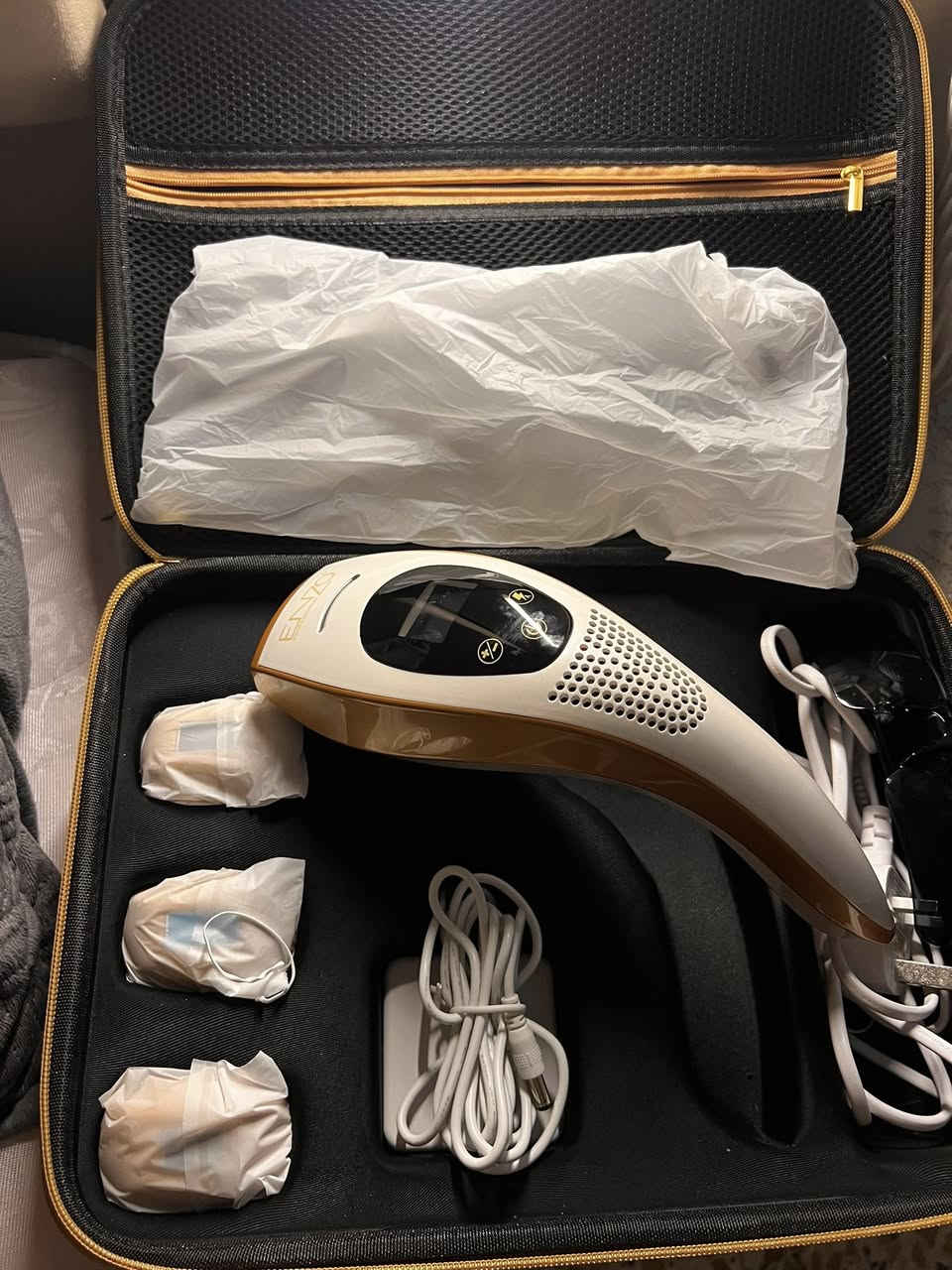 ليزر ازالة شعر منزلي ضربات مفتوحة احدث اصدار Enzo مستخدم لغرض الفحص بعدة جديد سعره 270 وبي مجال 
***********
