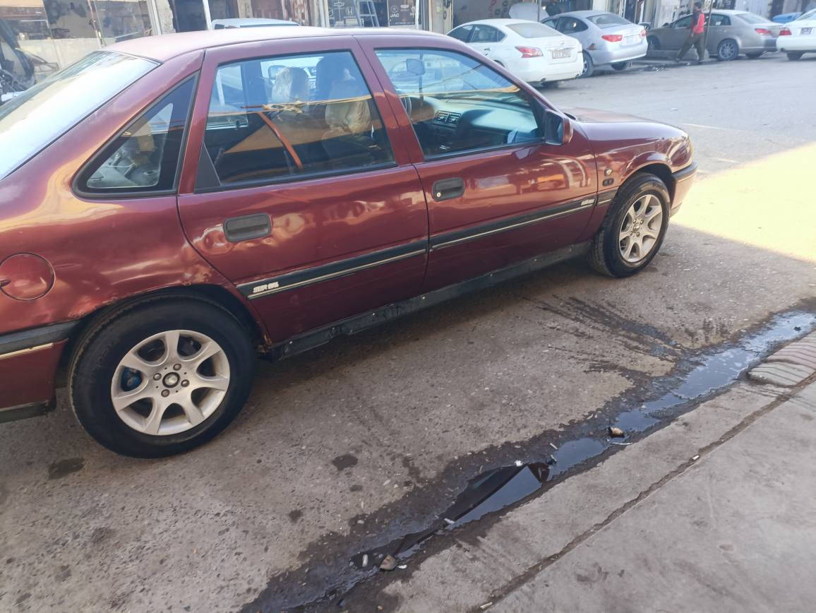 أوپل فيكتراتوماتيك بو فروشتن
موديل93 گيرومةكينةي بةشةرت 
بي بوياخ دةعموو ليدراوي نيية 
تحويل غةرامة بةشةرت بةناوي خومةوةية 
سعري 42$معامةلة
شوين كلار*********** كالار, السليمانية
