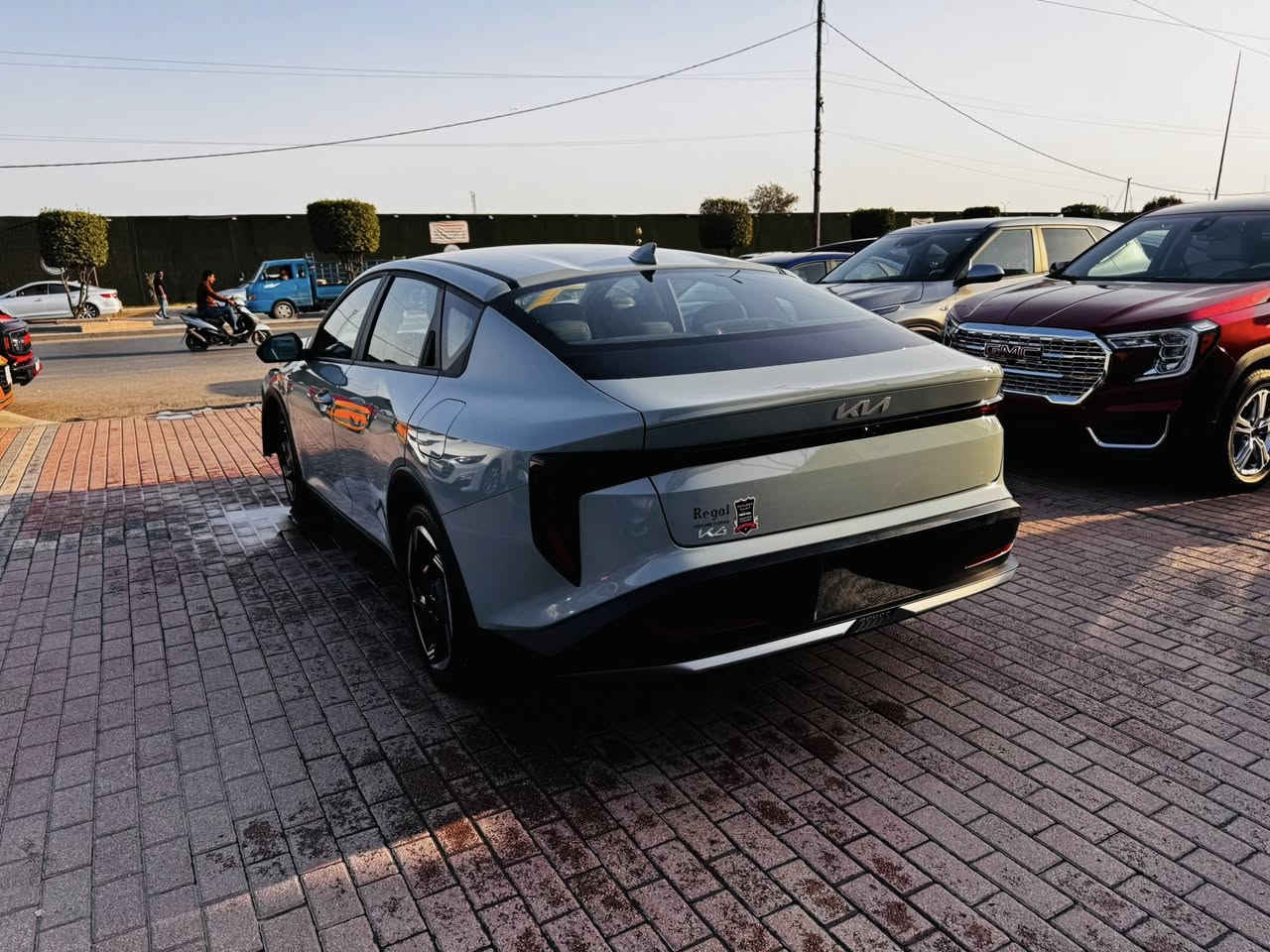 سلام عليكم K4 امريكي على حدثه مديل 2025  مدفوع كمرك وضريبه. وباقي تصليح ورقم حادثه كما موضح بلصور بسمي بس بنيد ودعاميه  تحويل مباشر مكان السياره بغداد السعر 139$$ قفل ***********
