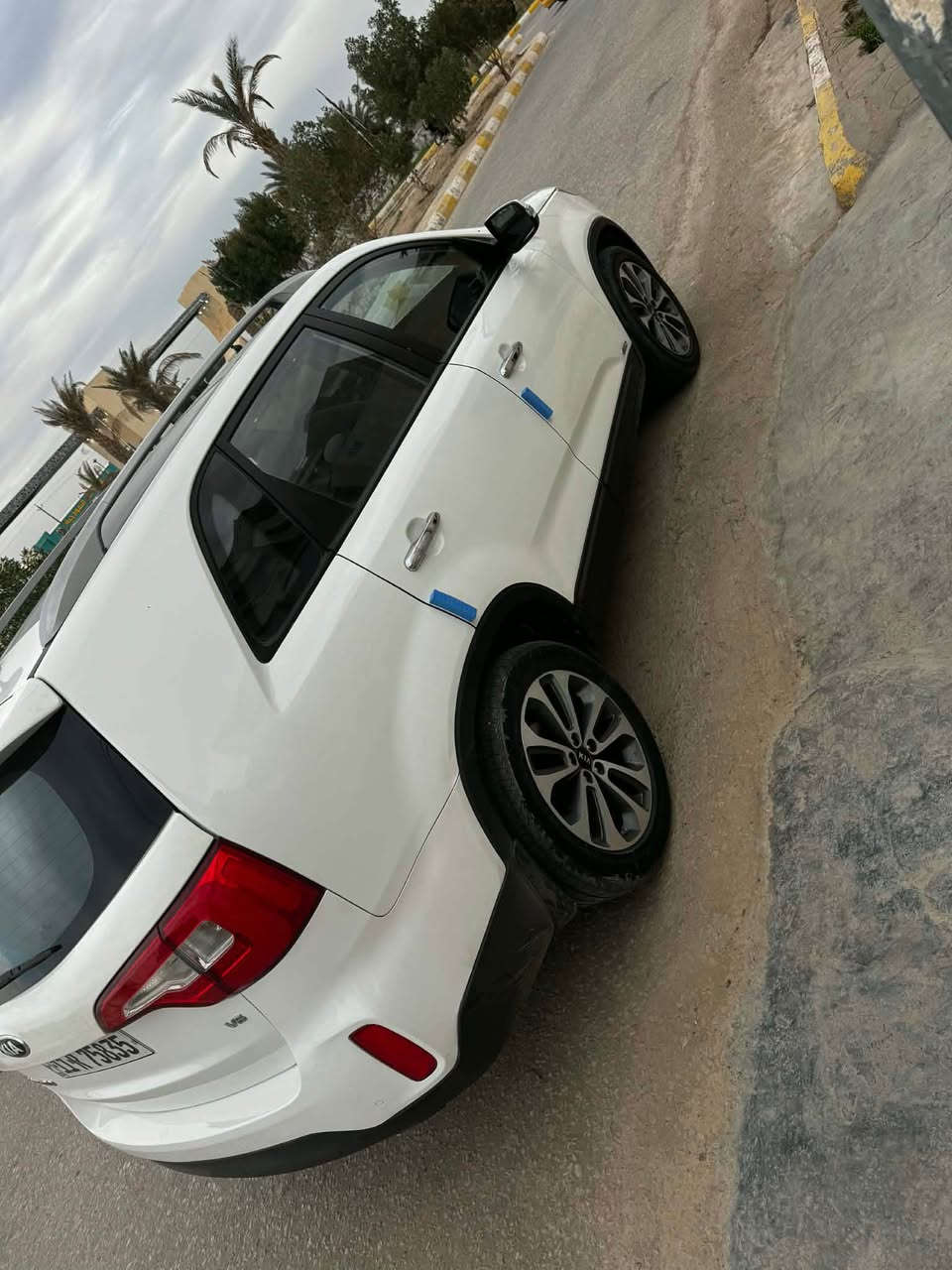 سلام عليكم
للبيع فقط
سورنتو كويتي 2014 فول 
رقم بغداد الجديد باسمي
ماشيه 168
٦ سلندر ٧ راكب 
بصمتين: تشغيل وتقفيل 
بنورما طكتين جام 
بردات خلفية اصلية 
كشنات جلد اصلي 
كشنات كهرباء 
حساس امامي وخلفي 
لايت زنون اصلي 
كامرة دوارة اصلية 
لد امامي وخلفي 
تبريد ٣ قطع ثلج 
كير ومكينة وصدر وحدادية وتبريد مكفول
السياره بيها جاملغ امامي صبغ فقط و بارد باب سايق 
السعر 176
مكانها كربلاء
*********** كربلاء, العراق
