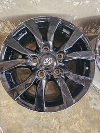 عندي هاذ تخم وياله لاندكروز البيع سعر خاص تصال فقط غير متواجد عل نت 07...