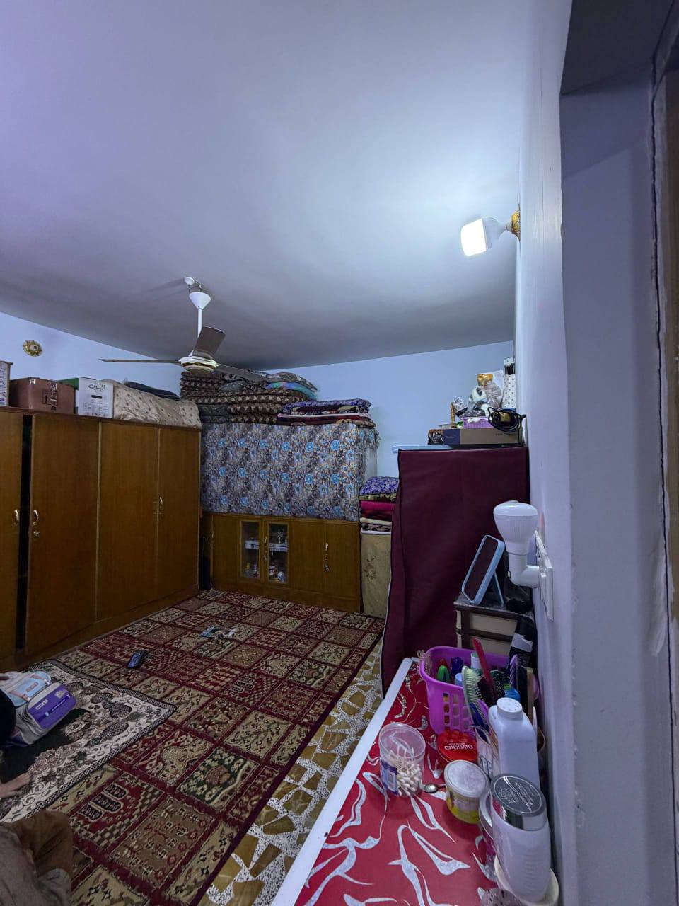 مشتمل للببع في حي تاميم المساحه 160  واجه 7.5 شارع 8 طابق واحد ***********
