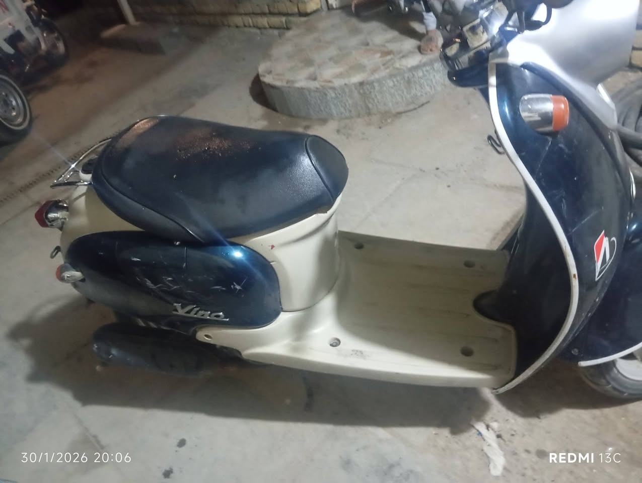 سلام عليكم دراجه مصريه الون زيتوني   للبيع محرك مامفتوح نكره سلف هورن دبل أشاره بريك أمامي خلفي كيلومتر شغل كيج بانزين شغل صطاب خلفي شغل تايرات جديد دراجه ماصاله هواي من طالعه من رمبه بعدهي وكله كلشي جديد وشغل مكان ناصرية سديناويه ***********يوجد واتساب
