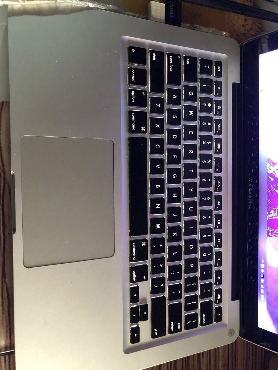 لابتوب ماك بوك برو 2012 mid

رامات  8x2 16gb

كرت شاشة intel hd 4000 

Core i5 2.5 GHz dual core intel

13 انج 

ثلاثه انظمه عليهه منصب ماكنتوش كاتلينا نظام ابل
نظام ويندوز ونظام اندرويد
وممكن اخصصلك نظام واحد او اي نظام تريده او حتى اذا تريد نظام ماكنتوش احدث بس تتحمل موضوع الحراره العاليه

هاردين داخلي واحد 128 ssd والثاني 320 hdd

وكذلك مستبدل قارئ الاقراص الى راك داخلي خاص ب اضافة هارد ثاني 

الابتوب بيهه نقص البراغي مال القبق الجوه و كذلك الكيبل مال الكاميرا يحتاجله ربط حته تشتغل الكاميرا

السعر ٢٠٠  الف قفل 

خاص لو شراي


**إذا كنت صاحب هذا الإعلان وتريد حذفه لأي سبب، رجاءا أرسل رسالة إلى الدعم الفني**