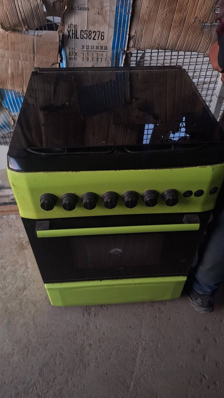 طباخ 4 عيون كله شغال شرط الفحص. والسعر 90 الف وبي مجال قليل ***********
