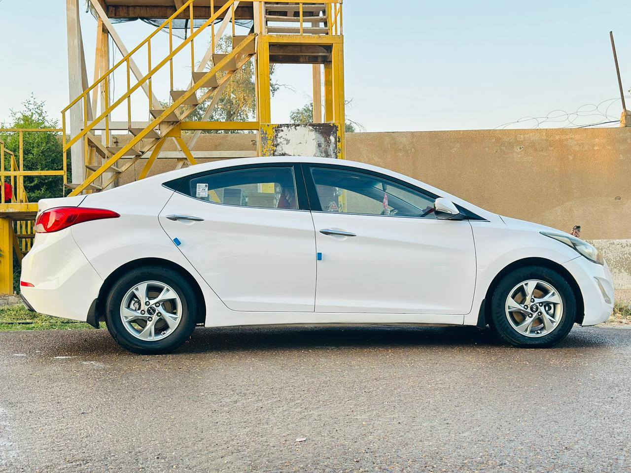 ألسلام عليكم الانترا 2015 خليجي محرك 2000 دوش السياره اعلئ فئه GLS رقم انكليزي بأسمي مداور ثاني يوم
السياره تخم تاير جديد حداديه فول السياره جديده مكاني كربلاء طريق النجف السعر ١٣٠ وبيهه مجال قليل اتصل ***********
