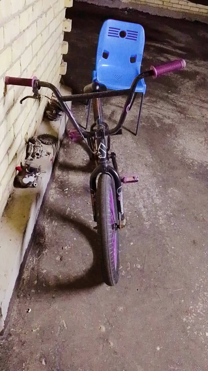 السلام عليكم شباب بايسكل للبيع نوعه جيتي نضافه فول السعر 100وبي مجال للطيبن حك الجية التواصل عل الرقم ***********
