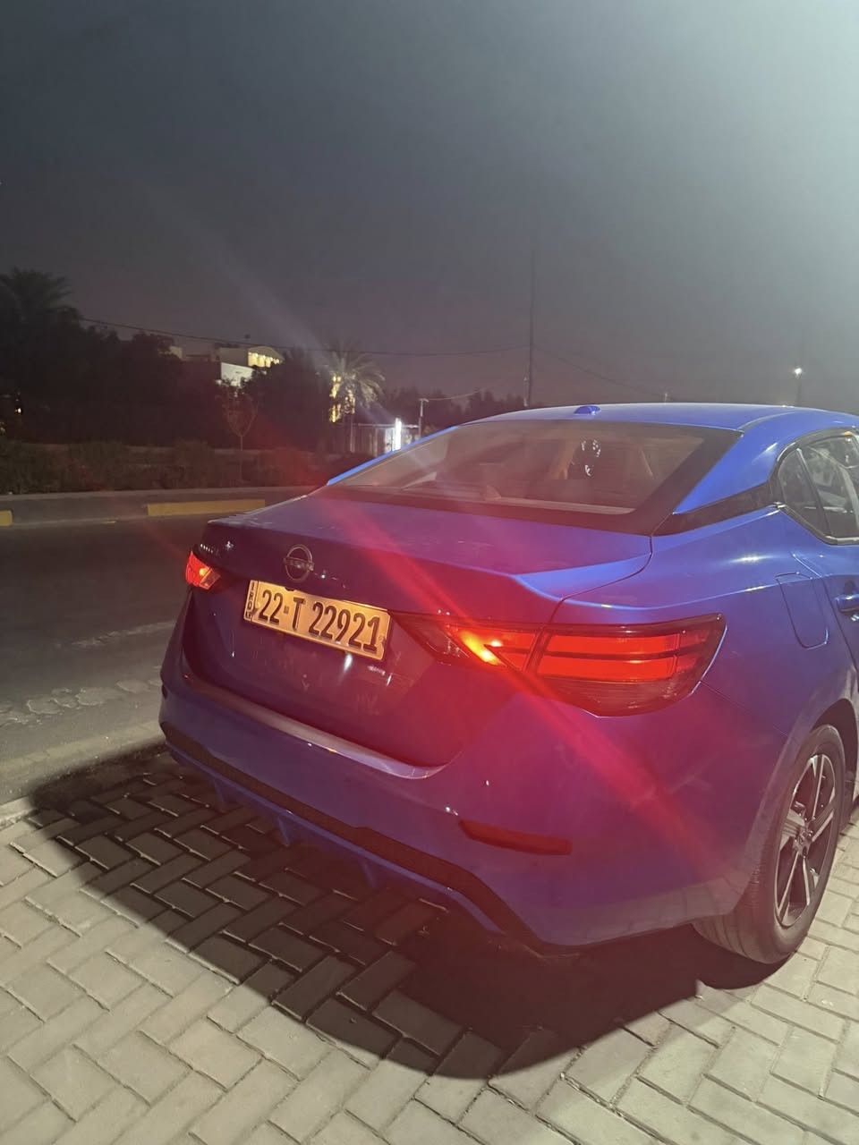 🚗 نيسان سنترا (Nissan Sentra) للبيع
الموديل: 2025(حسب المسجل بالسنوية)
اللون: أزرق ملكي (Electric Blue)
الحالة: نظيفة جداً (مثل ما مبين بالصور)
المواصفات:
• المحرك: 2000، سعة 2.0 لتر (اقتصادي وقوي).
• الشاشة: شاشة لمس كبيرة تدعم Apple CarPlay و Android Auto.
• التحكم: ستيرنج فول (تحكم مقود) مع مثبت سرعة.
• التبريد: نظام تبريد ممتاز (فتحات تبريد دائرية بتصميم رياضي).
• الأمان: رادار أمامي، نظام الفرملة التلقائية، وحساسات خلفية.
• التصميم الخارجي: لايتات LED، رينجات ألمنيوم بلادية مكحلة، وتصميم انسيابي حديث.
• المقصورة: كراسي مخمل (قماش) بتصميم مريح ونظيف، أرضيات نيسان الأصلية.
• الصندوق: مساحة تخزين واسعة جداً.
الرقم للاستفسار :  ***********
العنوان :بغداد : البياع:شارع الضغط .
السعر 157$
