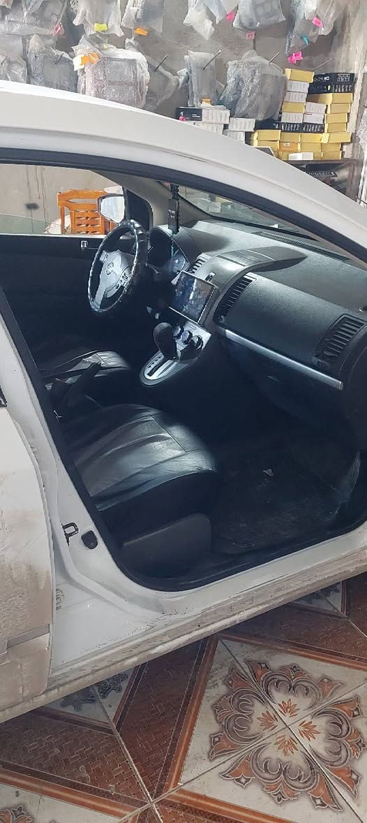 السلام عليكم بيع مستعجل سياره نيسان سنترا ٢٠١٠ مال جناي بيه حزام سياره جاهزه صار سنه يمي اني وكيل اول خلال شهر احولك رقم كركوك كوبون بانزين بيه كلشي ماناقص بيه ترايك للبصره سعر ٦٠ ورقه بيه مجال بسيط مكاني كركوك رقمي ***********
