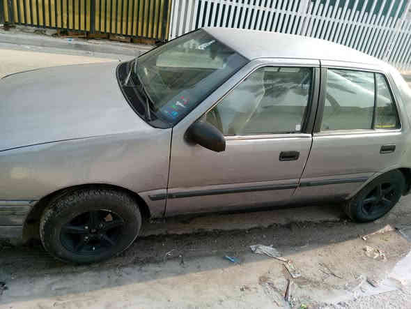 السلام عليكم لبيع هونداي اكس موديل 93 كير عادي رقم بغداد نكليزي بسمي تبريد سيارة حلو وبلادي سعر 30وبية مجال مكان بغداد وشراي يتصل ***********
