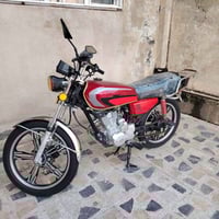 ماطور سيفان 5كير للبيع شغال مكينه شرط بس يعوزا وايرمنيه اشاير علئ بريك...