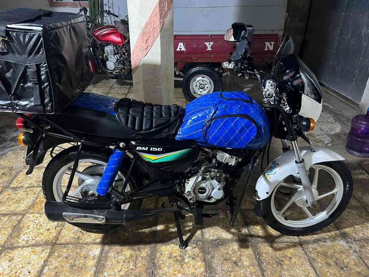 بوكسر كلاسك
موديل 2018

سنوية بسمي بغداد 

دراجة ما مشتغل بيهة دلفري مال دوام 

دراجة خير من الله شغل وطلع على ضمانتي 

سعر مليون ونص

ما تشتري لا تخابر ولا تعلق رجاء 

عنوان بغداد الحسينية الراشدية 

ملاحضة صندوك وحاملة التليفون والكعدة مو وياهة 

***********
