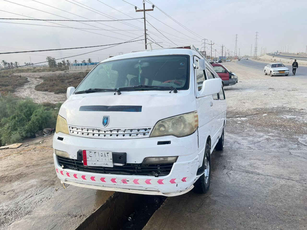 جنبي موصليه موديل 14 سنويه عضم عاج سياره جاهزه على اخر حبايه ومكفوله من الصبغ والمعجون مكينه ونجي سته مجاول وگير عادي حداديه وتخم تاير كله جديد مكان السياره البصره بالمدينه مستعجل على البيع اتصل وتدلل  ***********
