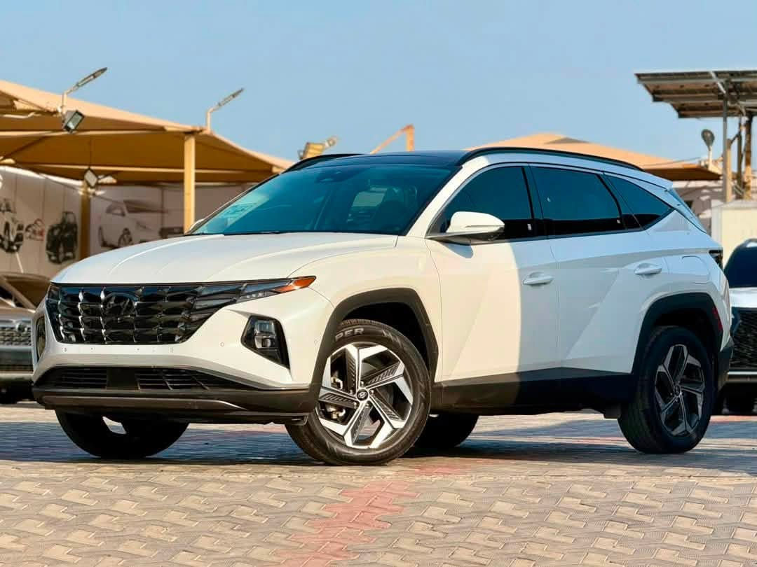 #سيارة_هيونداي_توسان_HYUNDAI_TUCSON_LIMITED
‏🇱🇷موديل: 2023 فل كامل 
📚 المواصفات:
➖اللون أبيض   
➖نظام تشغيل بالبصمة
➖فتحتين سقف كهربائية(بنورما)
➖شاشة كبير لمسLCD
➖اربع كيمرات لرؤيه360درجه للمساعده على الركن 
➖مقاعد جلد-كهرباء للسائق والراكب الأمامي
➖دواخل لون بيج
➖شاحن واير لس (شاحن لاسلكي)
➖شاشة عدادات رقمية
➖ماشية 56 الف فقط MIL زيرورررررررررر
➖محرك 4 بستون/ 2.5 لتر
➖نظام الدفع دبل HTRAC
➖نظام توفير استهلاك الوقود ECO
➖نظام دخول بدون مفتاح ابواب سنترل لوك اوتوماتيكي  
➖نظام ملاحة-ونظام بلوتوث-ومنفذ USB 
➖نظام صوتي من بوزمع 8 مكبرات صوتية
➖التحكم الإلكتروني بالثبات 
➖رادار للتحكم بالمكابح تلقائياً
➖التحذير من الاصطدام الأمامي-ونظام مراقبة النقطة العمياء-ومساعدة الحفاظ على المسار-والتنبيه الخلفي لحركة المرور-والتحذير من تشتت انتباه السائق-والكاميرا 360 درجه والمساعدة في ركن السيارة-وفرملة الطوارئ التلقائية والتنبيه من مغادرة المسار-والحساسات الأمامية والخلفية-حساسات مرايا جانبية
➖اسطبات للمرايا
➖مثبت سرعة-تحكم دركسون
➖مصابيح اضائة LEDعالية الجوده
➖مصابيح ظبابيLED 
➖خاصية الحقن الالكتروني للوقود GDI
➖مراقبة ضغط الهواء داخل الاطارات TPMS
➖المكابح مانعه للانزلاق ABS / توزيع الكترونيا EBD
💻والكثير من مواصفات الرفاهية والسلامة والامان...

@


**إذا كنت صاحب هذا الإعلان وتريد حذفه لأي سبب، رجاءا أرسل رسالة إلى الدعم الفني**
