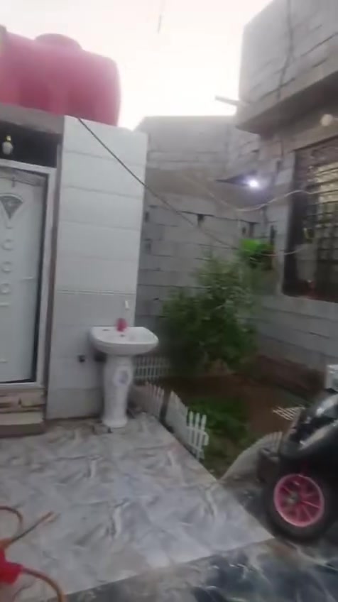 السلام عليكم منزل للبيع المساحة ١٨٠ طابو سند ٢٥ وبلفيديو مذكور كل التفاصيل العنوان شط العرب الحوطه مقابل خطوه الامام العباس السعر ٤٥ وبي مجال ويرهم واقصاد مقدمه ٣٠ والباقي شهريا وباقي التفاصيل خاص او وتساب ***********

