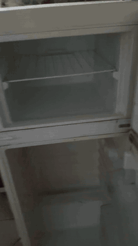 ثلاجه للبيع 100 وبيها مجال *********** وهذا الرقم موجود والاتصال على هذا الرقم
