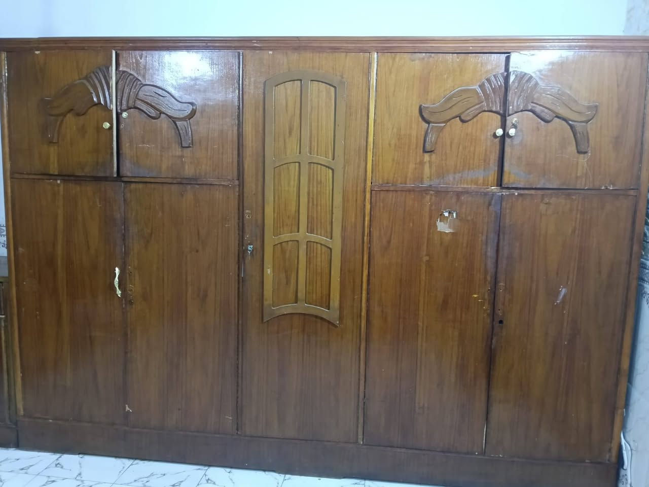 كنتور ابو ملحق خمس بيبان  للبيع
رقم الهاتف ***********
