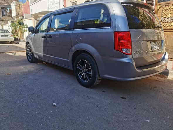 سلام عليكم دوج كرفان مديل 2019 بيها صفحه صبغ وبنيد بدون دواخل  ماشيه 82 مكينة كير اكسل حدادية مكفوله تبريد قبل يومين سويته منظومه كامله سعر 185 
***********
