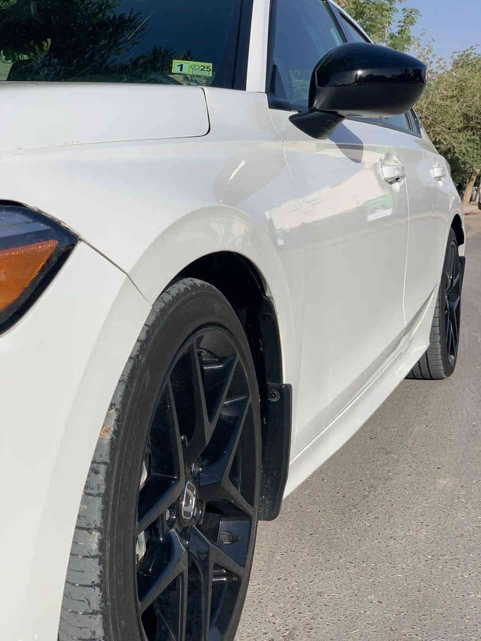 143 وبيهة مجال بسيط
هوندا سفك سبورت موديل ٢٤ ضررها موضح بالصور مكان السيارة سامراء للاستفسار الاتصال على الارقام التالية
***********
***********
