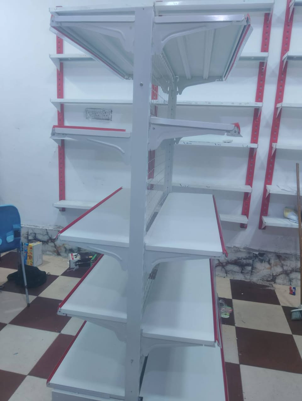 سلام عليكم سفينه جديده ما مستخدمه متر ونص ب300 بس شراي يراسلني خاص بدون تعليقات *********** موجود واتساب
