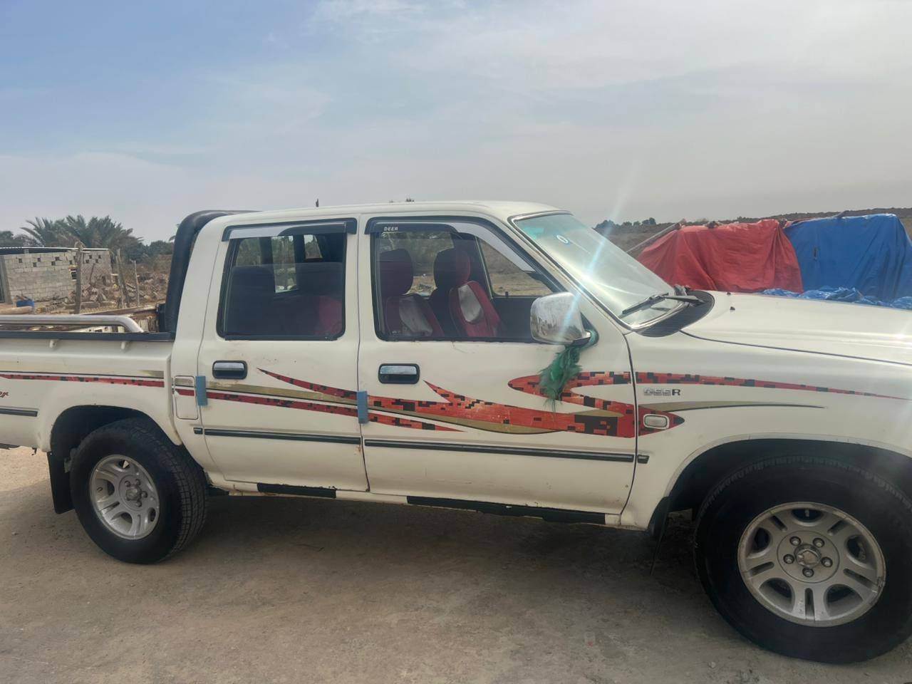 دير ٢٠٠٧ للبيع 
مكانها واسط قضاء الحي 
السياره مكفوله كير ومحرك وكشر وشاصي وجاهزه من كل النواحي 
تبريد ثلج 
كهربائيات شغالة
سياره مال جناي جاهزه من كل النواحي 
سعرها ٥٣ وبيها مجال قليل 
الشراي يتصل 
***********
