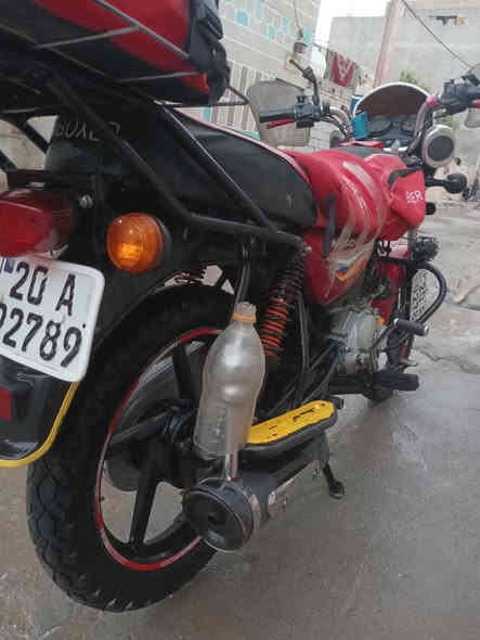 سلام عليكم دراجه بوكسر كلاسك موديل 20 محرك مامفتوح دراجه لوك مابيه اي نقص رقم انكليزي بسمي كامل مكاني بعقوبه التحرير سعر 1600 بيه مجال بسيط للاتصال  *********** غير موجود عل فيس انصل ودلل
