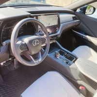 للبيع بسعر جدا مناسب لكزز TX500 اكبر حجم F sport هايبرد كفاله صبغ ( ال...