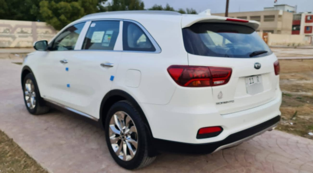 كيا سورنتو 2019 خليجي 
مكفولة من صبغ وضربه كفاله عامه 
من الدعامية للدعامية حتى الدعاميات مكفولة من صبغ 
فوول 1/1 استلام شركة الدولية ٦سلندر بصمة 
بانوراما ٧راكب  كشنين كهرباء مرايات كهرباء 
٣قطع تبريد فورويل  شاشة تحكم استيرن هند بريك دكمه 
جنطه كهرباء شاحن لاسلكي حساس خلفي وامامي 
لد أمامي وخلفي دبل ايرباك 
ماشيه ٤٨ الف AUTO  HOLD DRIVE MODE 
بردات لايت زنون مانع انحدار مانع انزلاق 
سيارة جديدة وجاهزه كلها على وضع الشركة 
تخم تاير جديد باتري جديد 

رقم 11 بغداد دولي سنوية جديدة هزه جديدة 
مكان بغداد الجديده 

رقم صاحب السيارة 
***********

