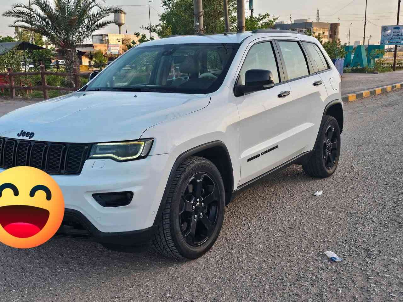السلام عليكم
جيب بلاك توب خليجي وكالة موديل ٢٠١٩ للبيع 
ماشية ١٨٨ الف كيلو 
التفاصيل 
فور ويل
كشنات جلد كهرباء 
شاشة كبيرة
حساس امامي وخلفي
رادار جانبي وخلفي
مع توقف خلفي تلقائي 
فتحة سقف 
كامرة خلفية اصل 
الملاحظات 
السيارة تم تبديل بساتم ٢٠١٤ قبل سنة 
والحمد لله السيارة خير من الله تاريك لزاخوا 
لان صارت تاخذ بانزين عادي ومحسن طبيعي
تم صبغ الدعامية الامامية بسبب شخوط صبغ جمالي فقط
البنيد بي رصعات اثنين
بارد مقدار شبر بالجاملغ الامامي الايسر
والرصعه بالجاملغ الخلفي مصورها
السيارة جاهزة 
تايرات نظيفة تبريد خير من الله وبعد معروف تبريد الجيب بقوته
مكان السيارة النجف
السعر 240 وبي مجال
الرقم ***********
