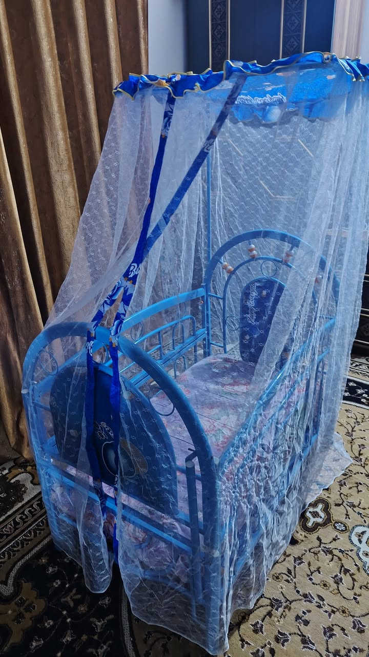 اسلام عليكم #للبيع كاروك طفل  ويرهم قريوله بعده جديد 
مناقصه شي كامل 
سعره 80 الف وبي مجال  قليل
للستفسار ***********
