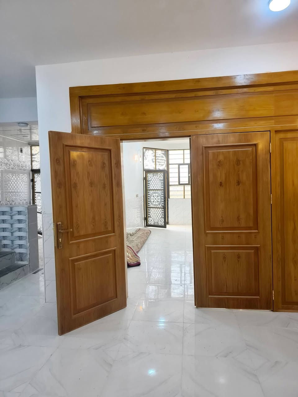 شارع 20متر المساحه175متر العنوان مقابيل جسر الشهداء
طابو زراعي سند٢٥ اقرار محكمه
بناء درجة اولى وقريب للشارع العام خدمات كامله ومرتبه كلش 
السعر 75 وبيه مجال للاستفسار ***********
