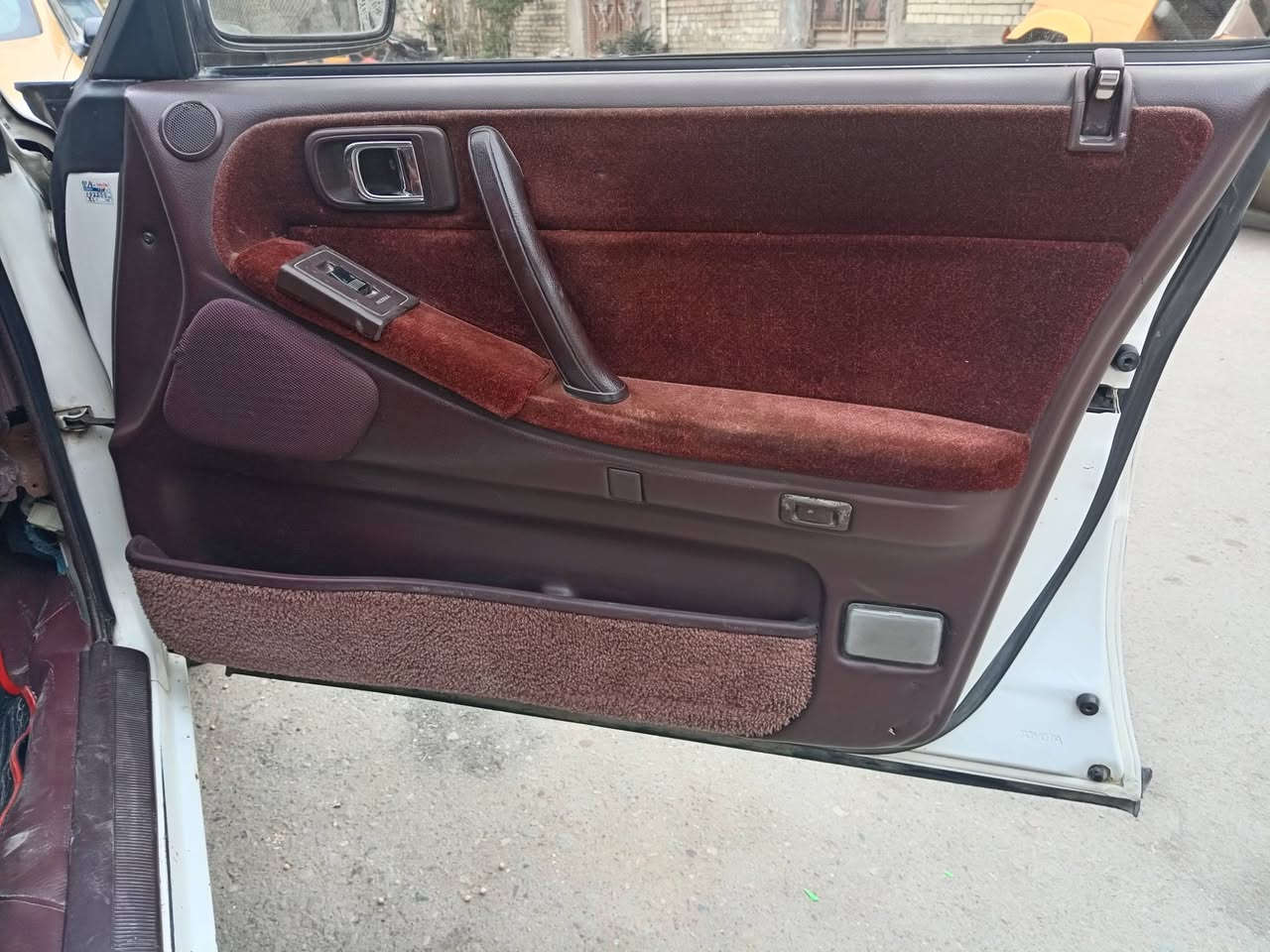 السلام عليكم من رخصة الادمن هارتوب سيدان يسرة بلاد رقم بغداد انكليزي صار شهر من بدلت الرقم ولسنوية المكينة والكير بعدهن بالضمان صدره خلفي وامامي نص عمر كشنات وبطاين دشبول سستم مال حاوية كهربائيات بلاد سنتر لك مكفولة من الظربة القوية والكص ولصبغ عدا الهلالات الخلفية السياره خير من الله مراوس بتكسي سمند بيجو حصرآ رقمي *********** عنواني بغداد ام الكبر
