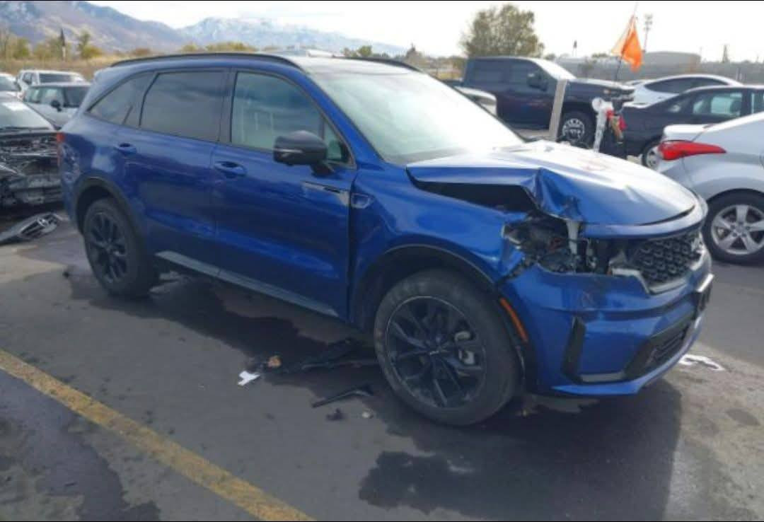 السلام عليكم ورحمة الله وبركاته 
اللهم صل على محمد وال محمد 
وينهم أهل الجني 
سورنتو امريكي 
٢٣موديل
أعلى فئهsxpREsTIGE
أزرق اجويتي مميز 
الحادث شبرين بكصت البنيد + خشم 
الچاملغ مساحة شبر حار وبي نفسه بارد
صبغ ربع البنيد+ خشم الچاملغ 
بدون ايرباك 
محرك //2500//  4  سلندر تيربو 
بنوراما +فتحه / كشنات كهرباء + تتدفئه تبريد/ كشنات vIp منفصل /حساسات/ رادارات أمامي خلفي جانبي/ توقف ذاتي / تحديد مسار/ سياقه ذاتيه / مري شفط// جنطه كهرباء/ بصمات دخول ذكي للبواب/ عداد أليكتروني/ أربع وضعيات قياده
١- ويكون
٢-سبورت
٣-سمارت
٤-نورمل
تحكمات بلستيرن/ تبريد قطعتين/ سايد بريك بصمه/ أبل كاربلي/ شاحن واير ليس/ لايت زنون ٣ عدسات LED/ويل كب حجم 20 /جام أوتو/ بك لايت 23 كامره
مرقم وجاهزه مرقم وجاهزه
٢٦٥ وبيه مجال
بغداد الامين الثانيه
رقم ***********
