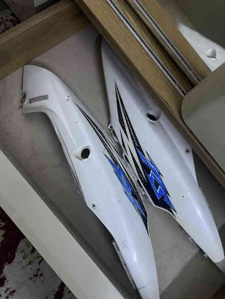 السلام عليكم دراجه ماكس عدله للبيع الدراجه صارلها شهر ونص تقريبا من نزلها رمبه كامله اي نقص ما بيها كهربائيات كامله كفراتها البلاديات البيضه موجوده ختم واحد وعندي كفرات ثانيه اشتريتها وغلفتها اسود طافي تزويدها خارجي المكينه بلاديه اني صارت عليه ب مليون و 200

يدات بريك مزود ✅

وياله نجمه مزود ✅

قطره دهن رياضي ✅

قبغ عمبار مزود ✅

صالنصه fm ✅

لايت زنون  ✅

شنو مزود موجود البلادي 

الدراجه تأخذها انت مأخذ رمبه جيب 10 فيتريه وتعال 

تريدها هية والتزويد او تريدها بلاديه  بالفيديو نصبتها هسة

الدراجه ما مفتوحه ✅ 

السعر : مليون و 250 وبيها مجال 

عنواني بغداد حي الاعلام

ماعندي وتساب 

رقم ***********
