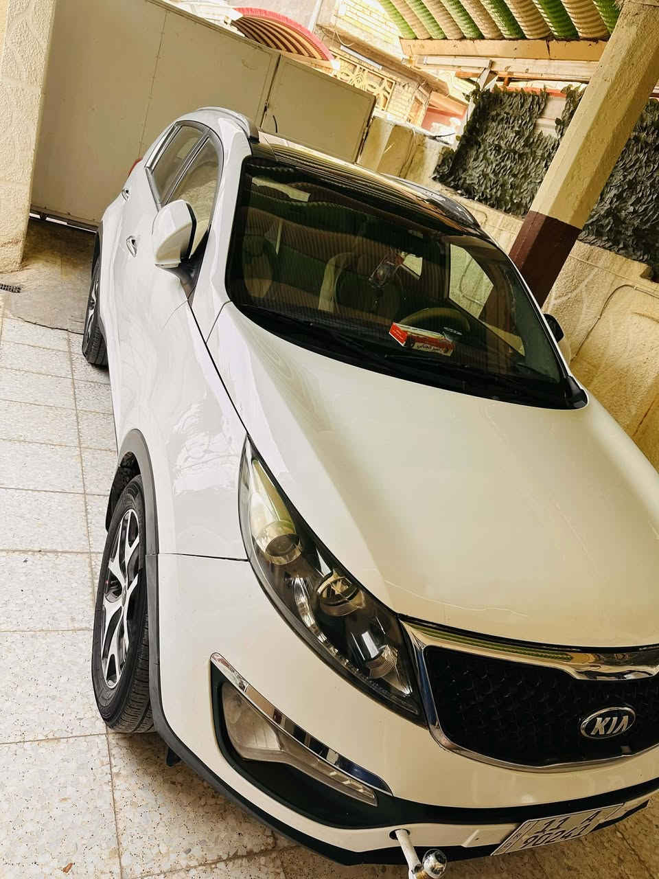 السلام عليكم 
1 سبورتج الموديل 2012 خليجي
2 المواصفات 1/1 
3 فول مواصفات 
4 مانع انزلاق 
5 حساسات خلفي 
6  لآيت زنون
7 ويل كاب عدد ٥
8 المرآيه كأمره + شفط 
9 شاشه كبير
10 ماشيه 96 حقيقي  
السيآره رقم 11 الدولي بغداد  بأسمي شخصياً 
شرط تحويل
السياره مامتعوبه ونظيفه حيل 
السعر 138 $ 
العنوان بغداد المحموديه 
‭0750 078 5399‬
