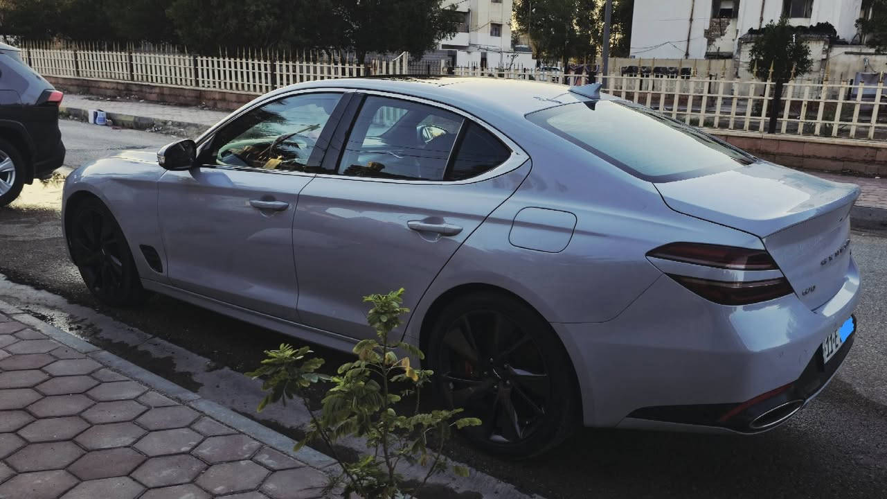 genesis g70 2022 ) وارد أمريكي
رقم  بغداد الدولي هزه جديده 
عداد: 52 الف كيلو 
المواصفات :  
•  مُحرك السياره  6 سلندر توين تيربو 
مزود بشوته وعطاس وكاله K&N  الامريكيه يعني السياره جدا قويه 
• لون سموك 
•داخل لون اسود مطرز ب احمر
•گشنات أمامية كهرباء جلد أسود مطرز احمر
.كشنات تدفئه تبريد 
•  تبريد قطعتين 
•   بصمه 
•  كامره خلفية 
•   نضام الكشف المحيطي في حالة الباركنك 
• تشغيل عن بعد 
•  اوتو هولد 
•  اوضاع القياده 5
- (سبورت - سبورت بلاس - أيكو - سمارت - مخصص )
•  نقاط عمياء  
• حساسات - امامي - خلفي - جانبي 
•  تحكم  مع شفتات 
•  نظام تحذير مغادرة المسار. 
.  نضام تفعيل مباشر للضوء العالي في الطريق المعتم 
•  نضام القيادة الذاتية 
•  نظام المساعدة في الحفاظ على المسار. 
•  نظام المساعدة في تجنب الاصطدام الأمامي. رادار 
•  نظام تثبيت السرعة التكيفي. 
•  نظام صوت Lexicon مع 15 سماعة 
•  شاشه 12.3 بوصة  تدعم كار بلي واندرويد اوتو 
•   إطار السياره ١٩
.كشنات وستيرن كهرباء مع خاصية الخزن
.مرايا جانبيه شفط واشارة وهيتر ورادار و قلاب
.فتحة سقف بانوراما
حادث السياره 
البنيد مبدل نفس اللون 
الجاملغ تعديل 
كير مكينة كفالة كلها بلادي
سعرها 235
واتس ***********
