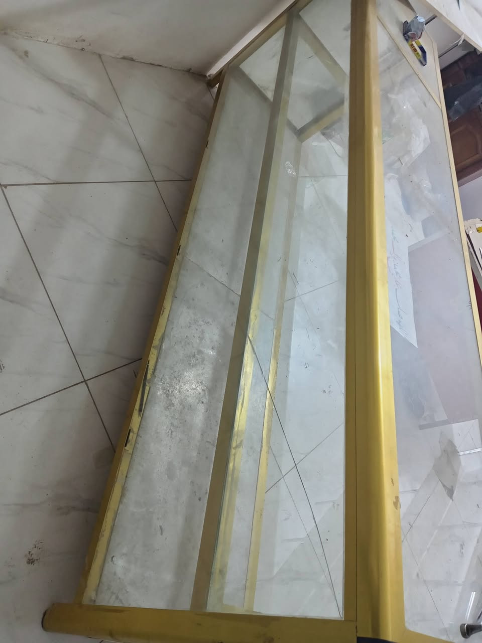 ميز المنيوم جام + رفوف خشب  العدد 3 رف  MDF  قوي وثخين  طول 3متر و 65 سم  وعرض 30 سم
مع مساطر وحمالات للرف 

للأستفسار خاص او الاتصال 
***********
