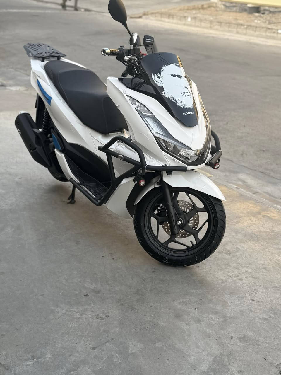 سلام عليكم دراجه pcxجيل رابع ياباني مكينه 160وكاله ماشيه 19الف ABSدراجه فول نضافه  مكان مدينه الصدر الاورفلي ***********
