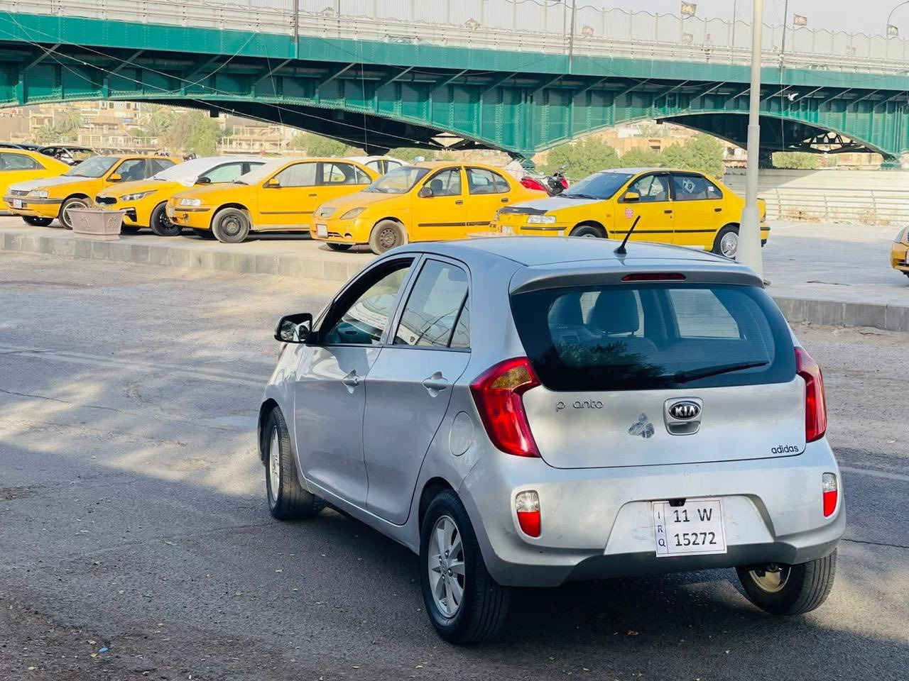 السلام عليكم بيكانتوا 2015 وارد خليجي محرك4 سلندر 1400
حقيقي رقم انكليزي بغداد باسمي بدون حداث بدون صبغ بدون تبديل بيها فقط مكانات بارد والباقي كلة مكفول كفالة عامة المكان بغداد للاستفسار *********** السعر 85 وبيها مجال
