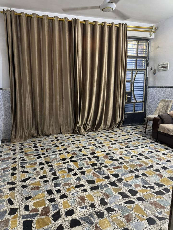 مكلف بالنشر 
بيت زراعي سند ٢٥ في الخطيب الزراعي قرب اسواق ٢٤ساعه واجه ٥ نزال ١٠ يحتوي على استقبال ومطبخ وحمام داخل وخارج وغرفه وهول صغير بالطابق الثاني وحمام هم بعده ماكامل بالطابق الثاني 
للاستفسار الاتصال على رقم صاحب البيت بي واتساب 
***********
***********
