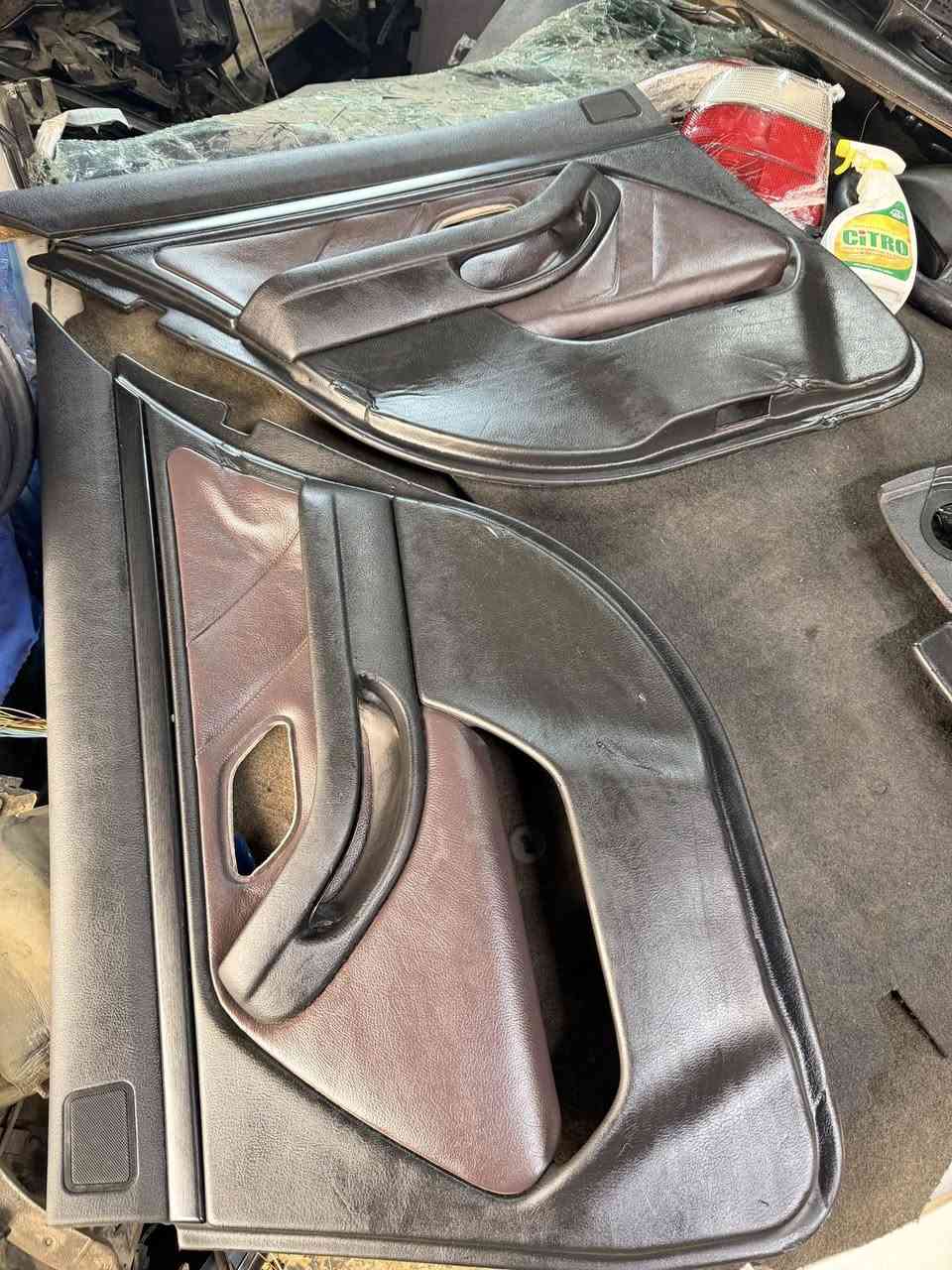 غرفه صقر كامله هى وملحقاته من دشبول وفرس وجكامج كامله وربل بوب وددوسات ترحيب فقط بدون سقفيه باقي الغراض موجودات  وغرفه حاويه لون بنفسجي مميز السعر 400$ قفلها

***********
