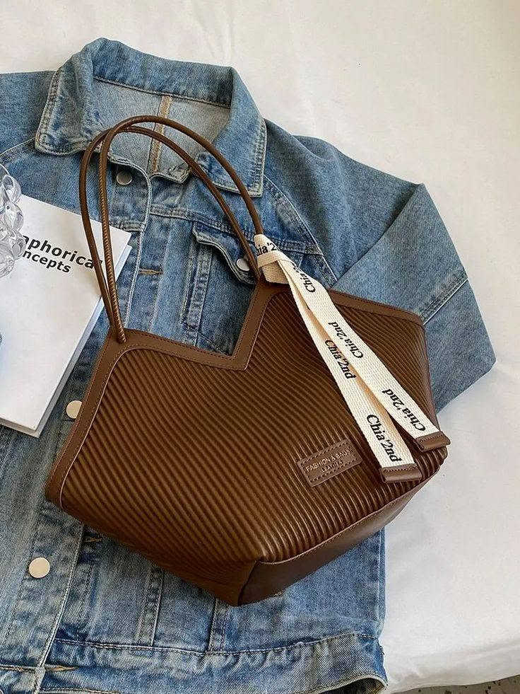 شتتوقعون شكد سعر هاي الجنطه 👜 الي تجنن بمعنى الكلمه
جلد ناعم طري كوالتي عالي
الابعاد 25* 37
توصيل سريع لجميع المحافظات
السعر تنافسي.... ب 13.000 فقط
(اتحده احد يحصل هيج سعر... يستاهلون زبائني😍 )
      
  👜 للحجز مراسلتنا واتساب *********** 👜 

#حقائب #ترند #هدايا @أبرز المعجبين Mars Stor
