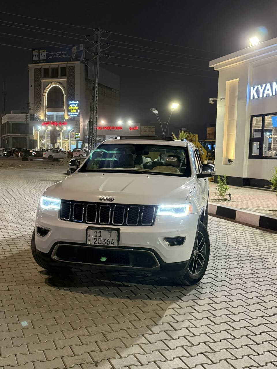 السلام عليكم
جيب شيروكي

موديل 2017 فئة لمتد

رقم بغداد باسمي انكليزي

المواصفات 

- محرك 6 سلندر 3600 بحاله جيده گير جديد 

- صدر امامي خلفي جديد 

- لد امامي

- بانوراما

- حساس خلفي

- كاميرا خلفيه بلاد

- جنطه شفط كهرباء

- اشاير بالمري

- مري قلاب وي البگ

- شفتات بالاستيرن

-استيرن كهرباء

- تدفئه بالاستيرن

- شاشه بلاديه

-داخل بيجي

- كشات جلد

- تدفئة تبريد بالكشنات

- الكشنات الاماميه كهرباء

-كشن السائق حفظ ميموري

- الكشنات الخلفيه تدفئة

- تدفئه تبريد فول

- دمام خلفي بالصندوق

- دمام خلفي

- مخرج كهرباء

- المري تعتيم للضوء

- اوتو ستوب ( توقف ذاتي )
السياره فول مواصفات للأخير  حادثها جانبي صور الحادث بالمنشور وجهازه ترايك للبصره مكان السياره النجف الاشرف السعر 175$
للستفسار ***********
***********
