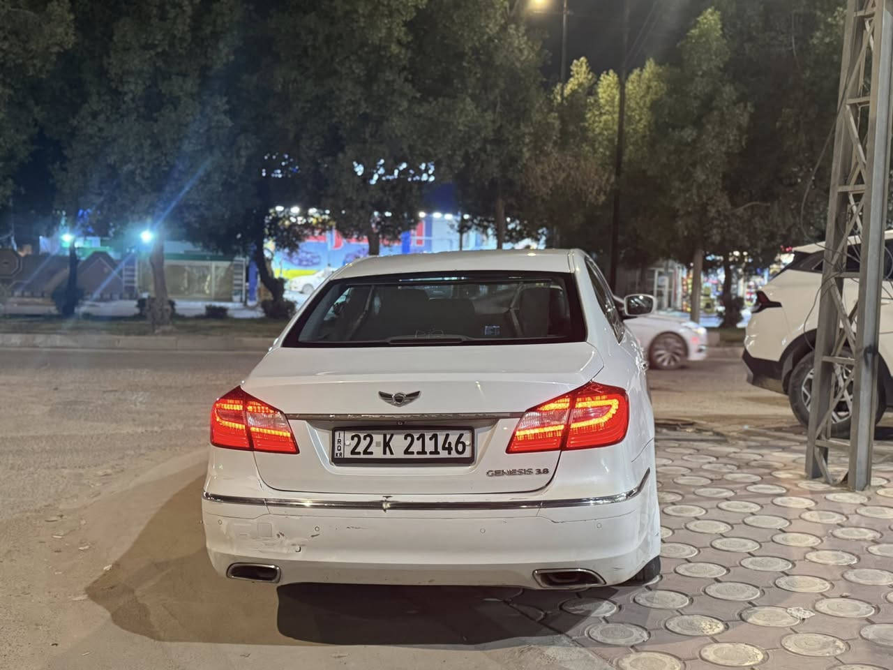 السلام عليكم
جنسز خليجي موديل 2012 
فول مواصفات ( شاشه + ماوس ) 
السيارة ماشية ١٨٠ الف 
مكفوله عدا بعض الملاحظات البسيطة 
طبعا شرط السونار . 
السيارة معروضة ب ١٢٨ $ 
وبيها مجال بسيط 
***********
