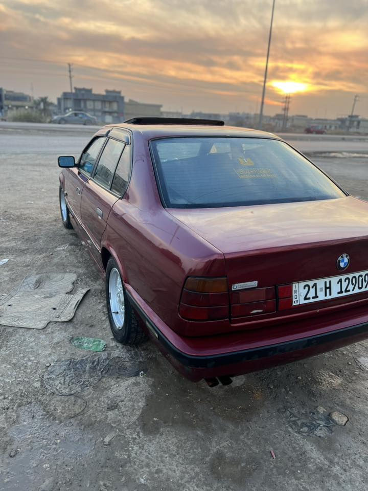 السلام عليكم BMWi مسكر عدل موديل 91 سنويه جديد رقم سليمانيه جديد سعر 55 المكان واسط الشرايً يتصل لان خاص مغلق***********
